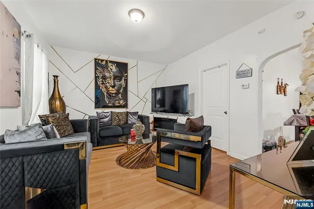 $725,000 | 119 Halstead Avenue, Wallington, NJ 07057