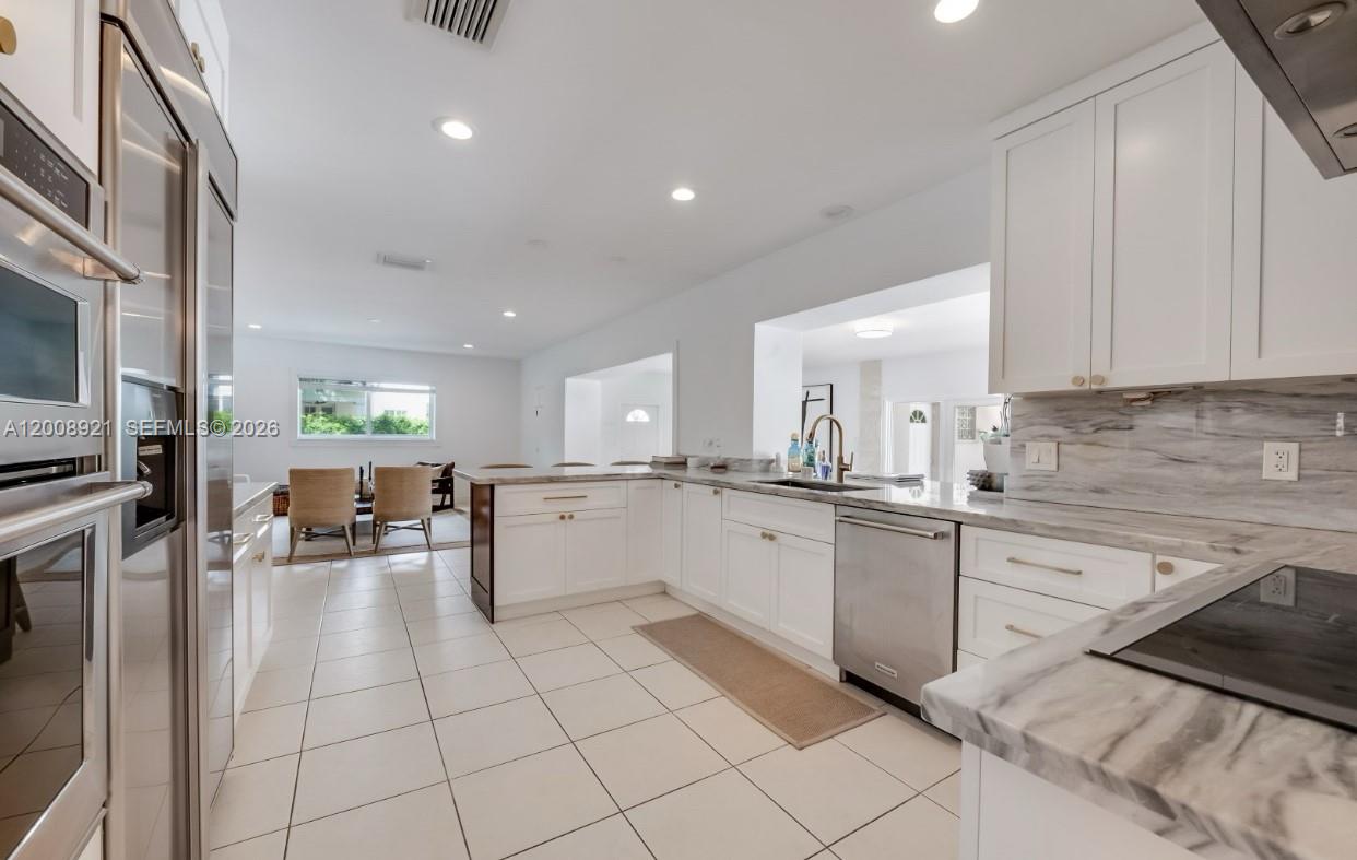 6875 Southwest 96th Street, Unit 6875 Pinecrest, FL 33156 - Photo 12 of 26