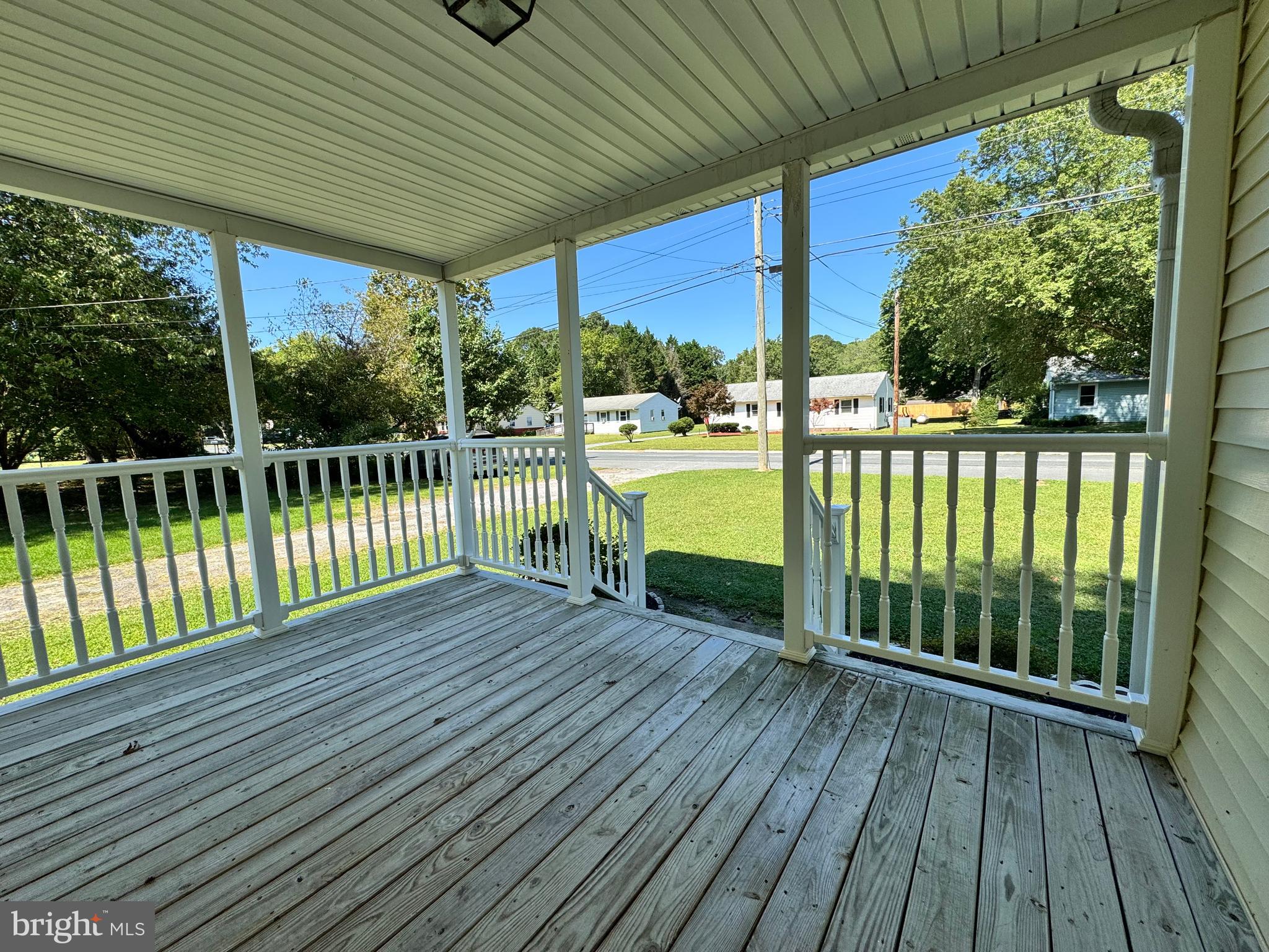 30483 Bennett Road Salisbury, MD 21804 - Photo 8 of 46 a view of a balcony with wooden floor