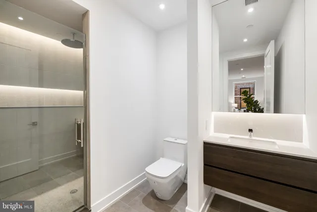 a view of a room with washer and dryer