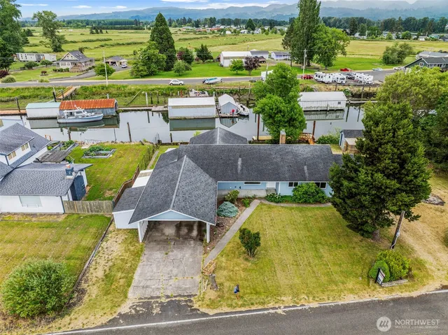 $552,500 | 211 North Welcome Slough Road, Cathlamet, WA 98612