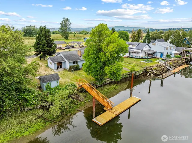 $552,500 | 211 North Welcome Slough Road, Cathlamet, WA 98612