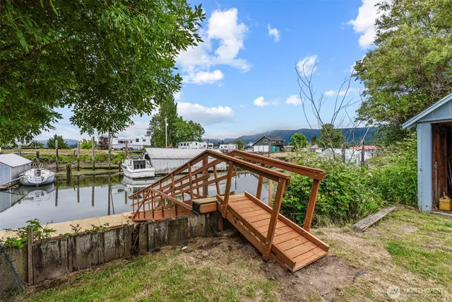 $552,500 | 211 North Welcome Slough Road, Cathlamet, WA 98612