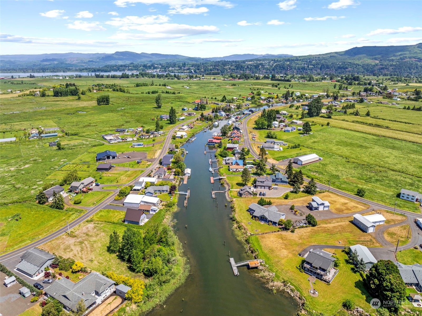 211 North Welcome Slough Road Cathlamet, WA 98612 - Photo 10 of 40