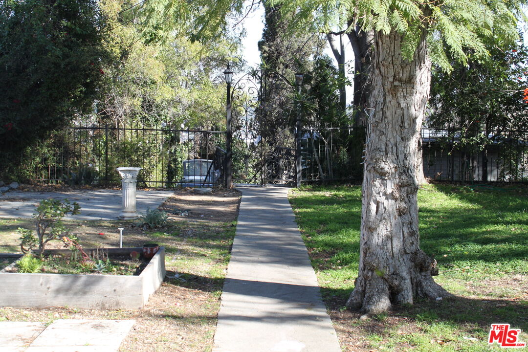 2335 Silver Ridge Avenue Los Angeles, CA 90039 - Photo 11 of 17 a view of backyard with green space