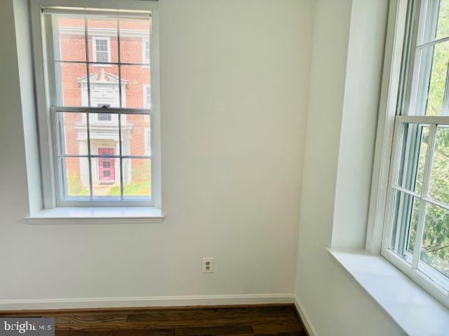 3720 39th Street Northwest, Unit D166 Washington, DC 20016 - Photo 13 of 58 Den with corner windows
