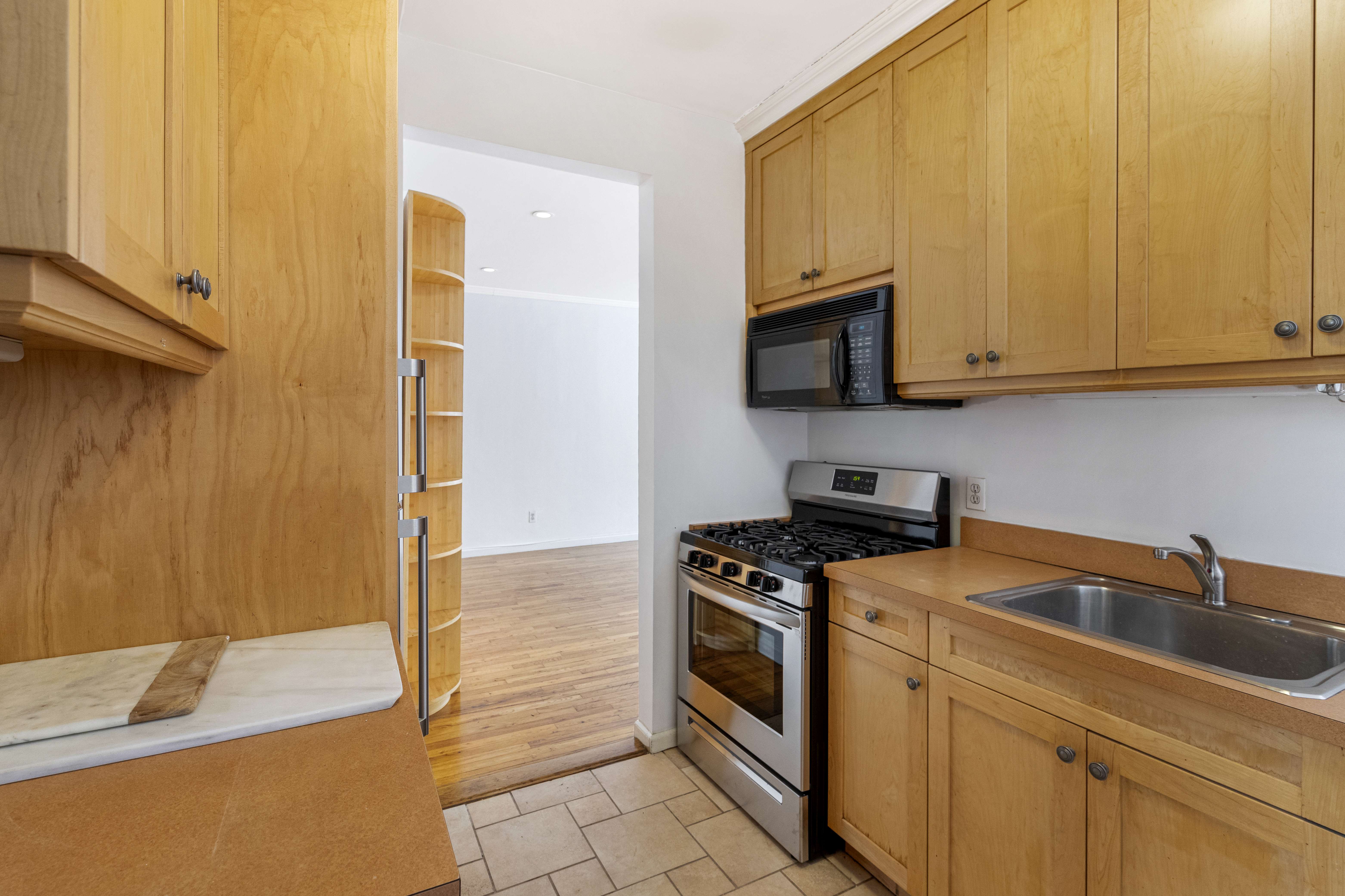 137 West 110th Street, Unit 1B Manhattan, NY 10026 - Photo 3 of 10