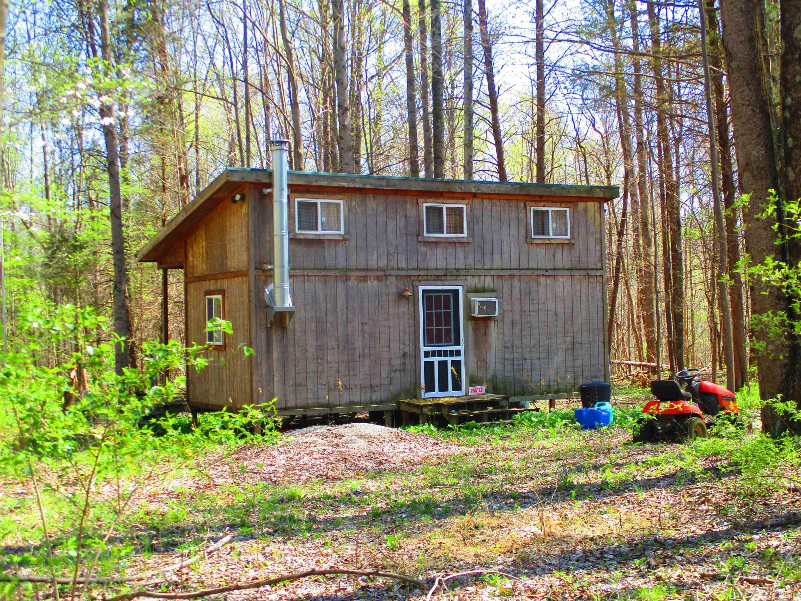 145 Road Eckerty In 47116 Eckerty, IN 47116 - Photo 1 of 11