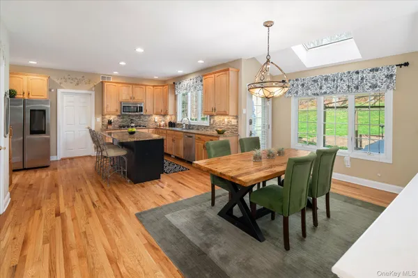 $1,350,000 | 15 Hallocks Run, Somers, NY 10589