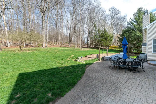 $1,350,000 | 15 Hallocks Run, Somers, NY 10589