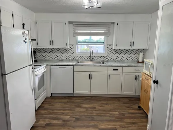 $99,900 | 576 Queen Palm, Largo, FL 33778