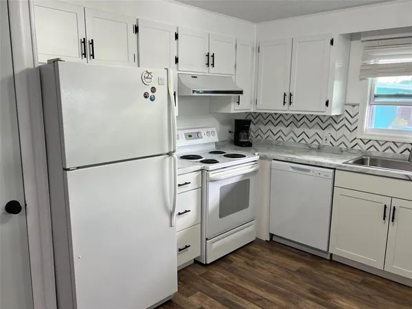 $99,900 | 576 Queen Palm, Largo, FL 33778