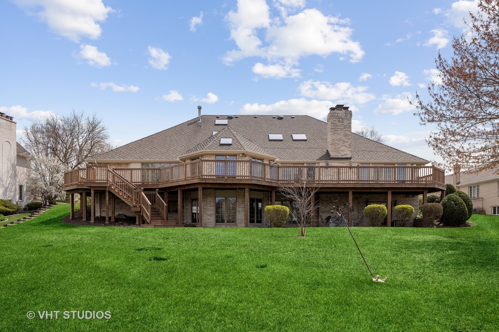 101 Windmill Road Orland Park, IL 60467 - Photo 3 of 56 a view of a house with a yard