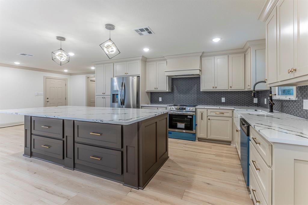 804 North 43rd Street Waco, TX 76710 - Photo 8 of 27