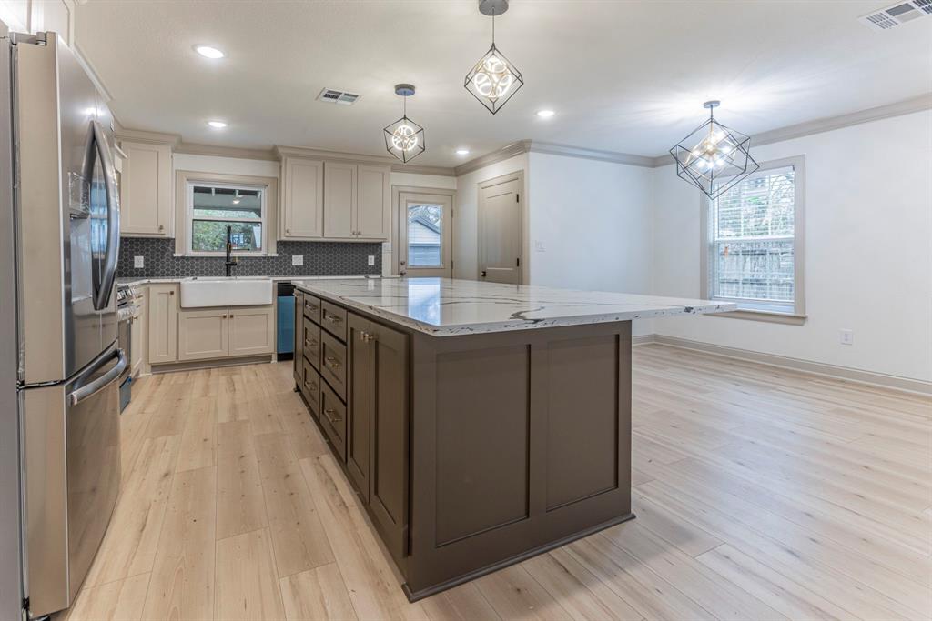 804 North 43rd Street Waco, TX 76710 - Photo 10 of 27