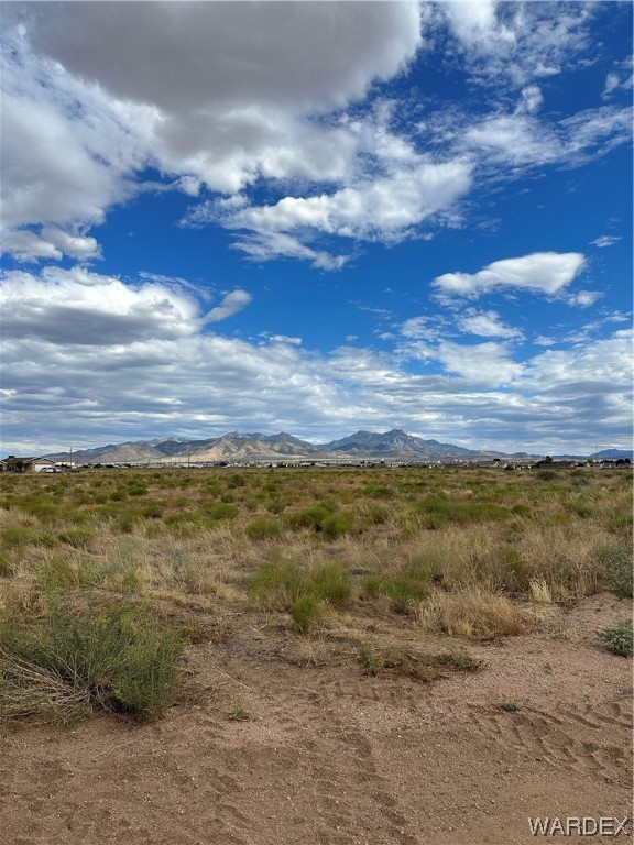 0 Benton Kingman, AZ 86409 - Photo 2 of 2 a view of an ocean