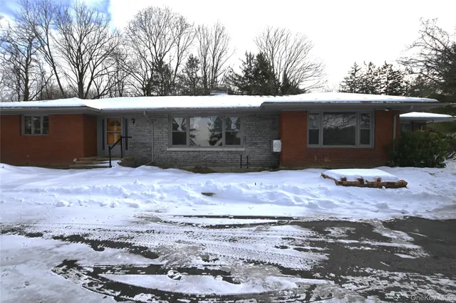 $2,400 | 86 Mill House Road, Unit 2, Marlboro, NY 12542