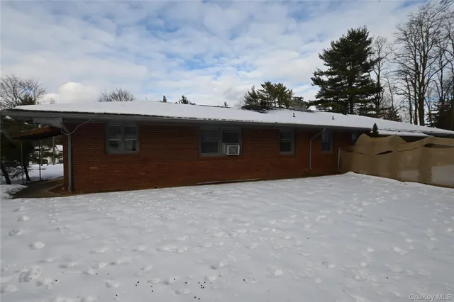 $2,400 | 86 Mill House Road, Unit 2, Marlboro, NY 12542