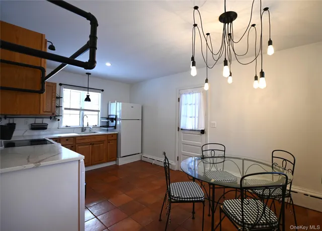 $2,400 | 86 Mill House Road, Unit 2, Marlboro, NY 12542