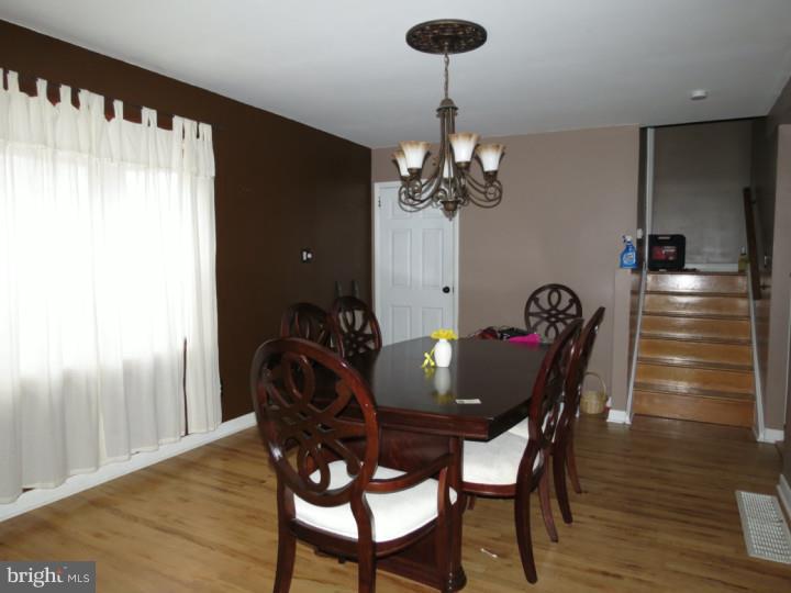 912 St Mark Drive Glendora, NJ 08029 - Photo 3 of 18 Dining Room
