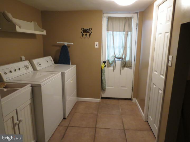 912 St Mark Drive Glendora, NJ 08029 - Photo 8 of 18 Laundry Room