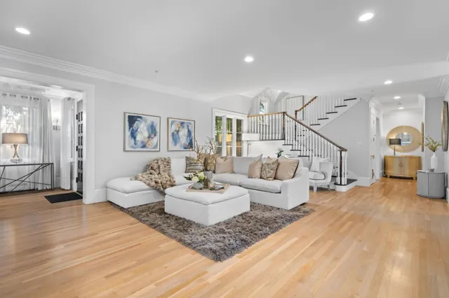 $5,388,888 | 19050 Camino Barco, Saratoga, CA 95070