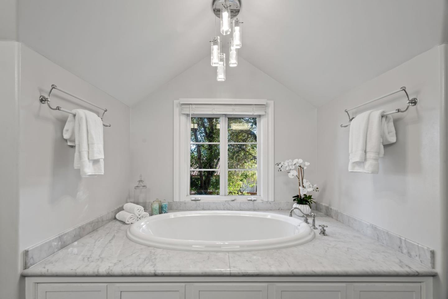 19050 Camino Barco Saratoga, CA 95070 - Photo 33 of 91