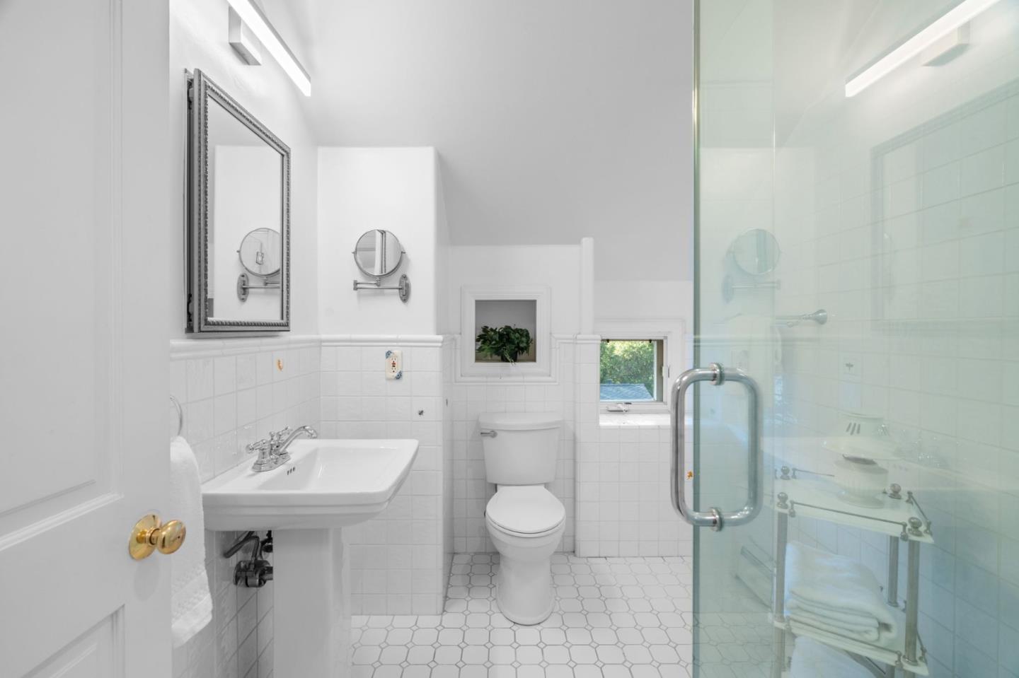 19050 Camino Barco Saratoga, CA 95070 - Photo 37 of 91