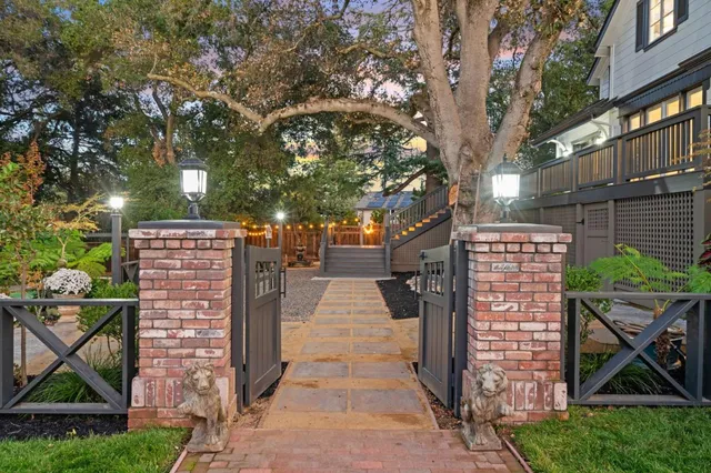 $5,388,888 | 19050 Camino Barco, Saratoga, CA 95070