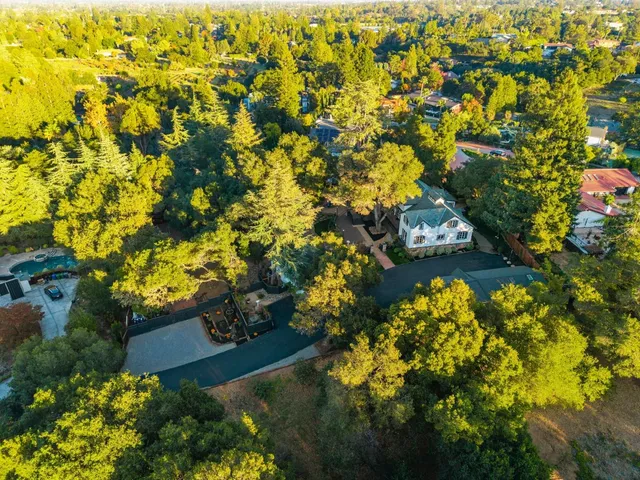 $5,388,888 | 19050 Camino Barco, Saratoga, CA 95070