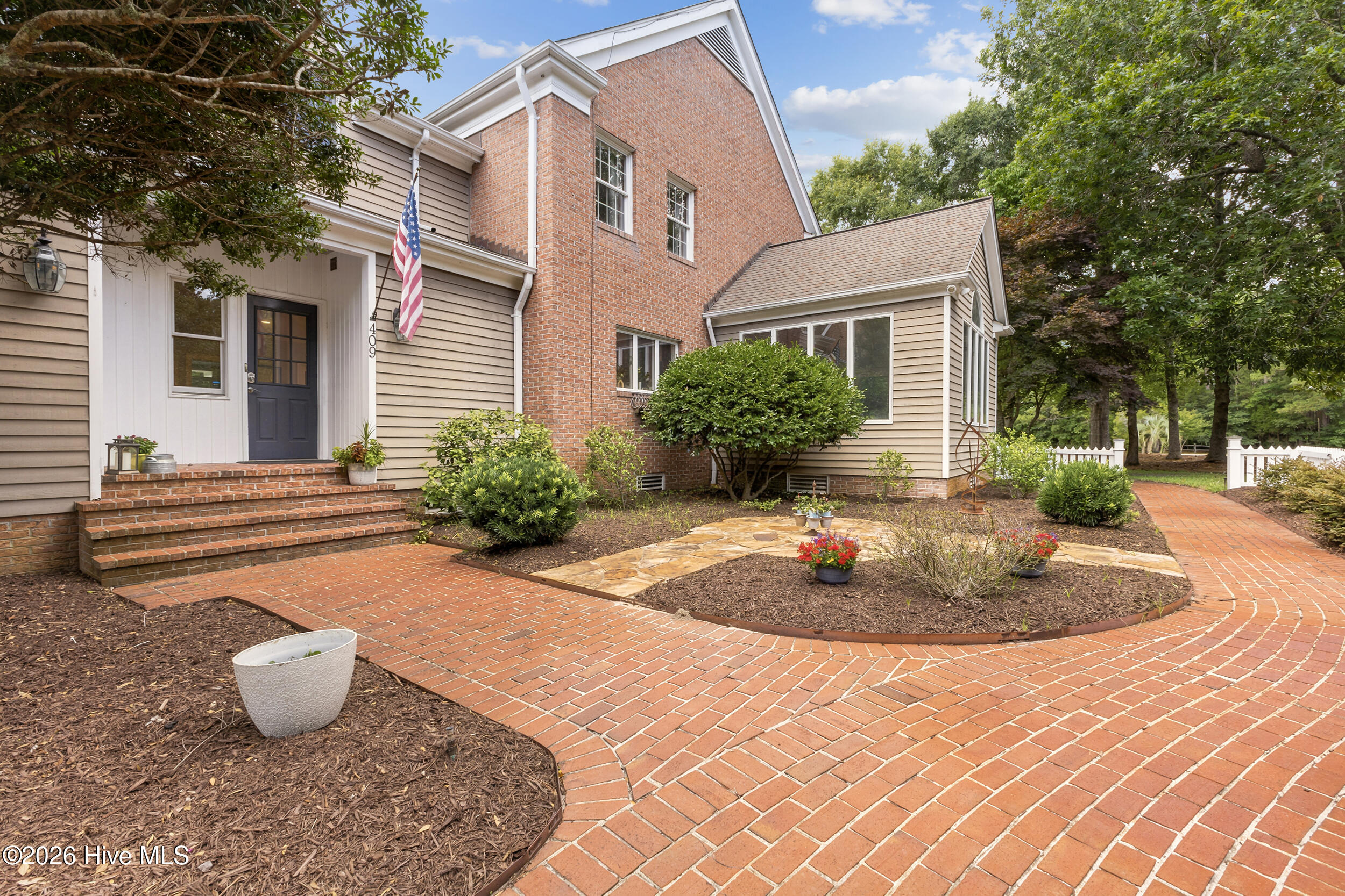 409 Whitebridge Road Hampstead, NC 28443 - Photo 3 of 38 Gallery Image 3