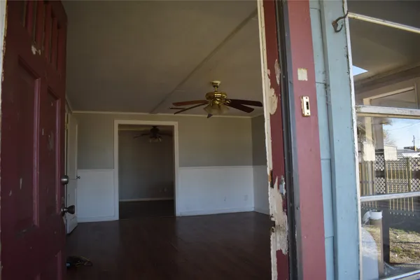 $145,000 | 224 West Pne Avenue, Winnie, TX 77665