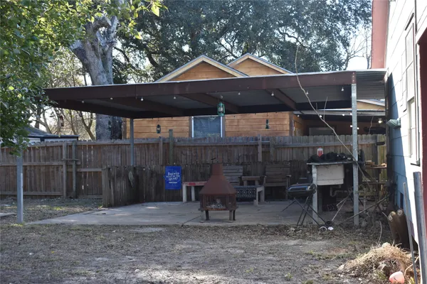 $145,000 | 224 West Pne Avenue, Winnie, TX 77665