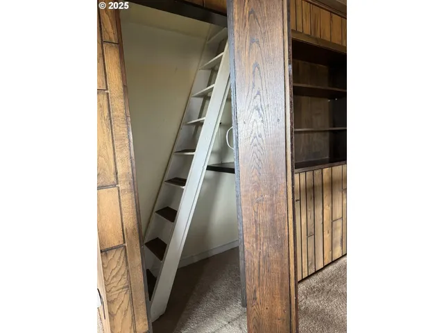 a view of a window in a room