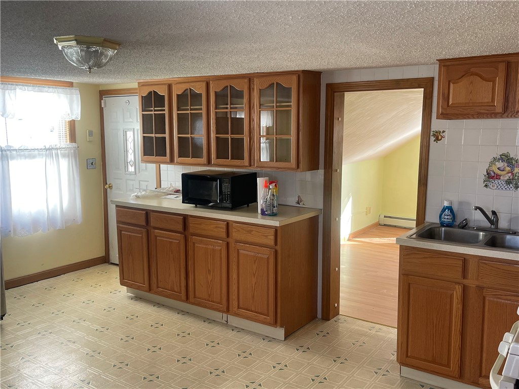 83 Titus Street Cumberland, RI 02864 - Photo 4 of 10