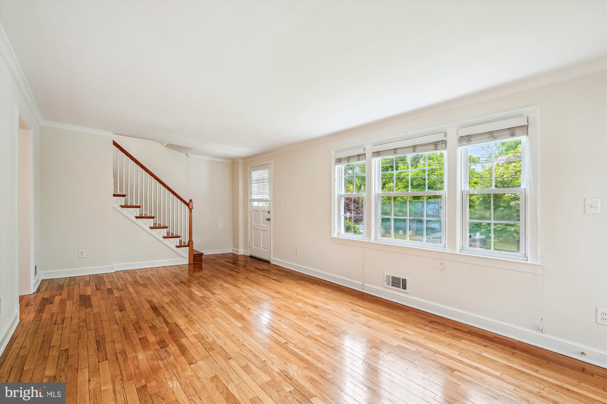 1918 Brisbane Street Silver Spring, MD 20902 - Photo 7 of 72 Sparkling Hardwoods