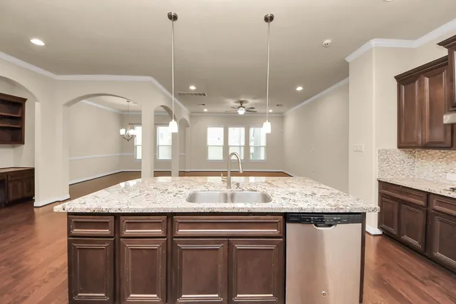 $2,995 | 10606 Shadow Elm Court, Houston, TX 77043