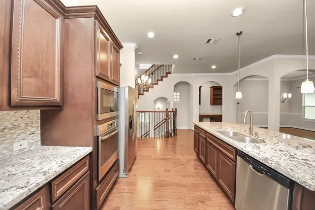 $2,995 | 10606 Shadow Elm Court, Houston, TX 77043