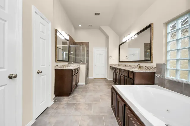 $2,995 | 10606 Shadow Elm Court, Houston, TX 77043