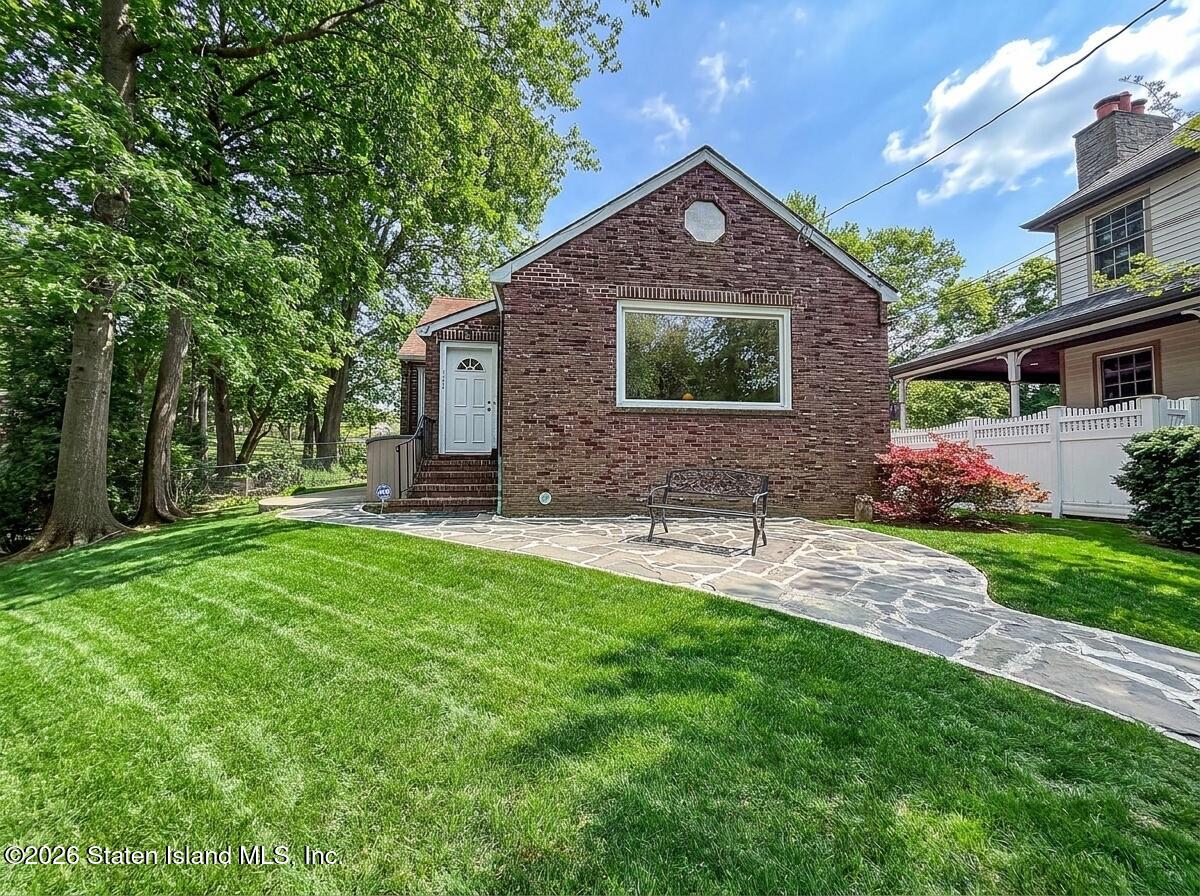 125 Sea Gate Road Staten Island, NY 10305 - Photo 1 of 27 IMG_1074