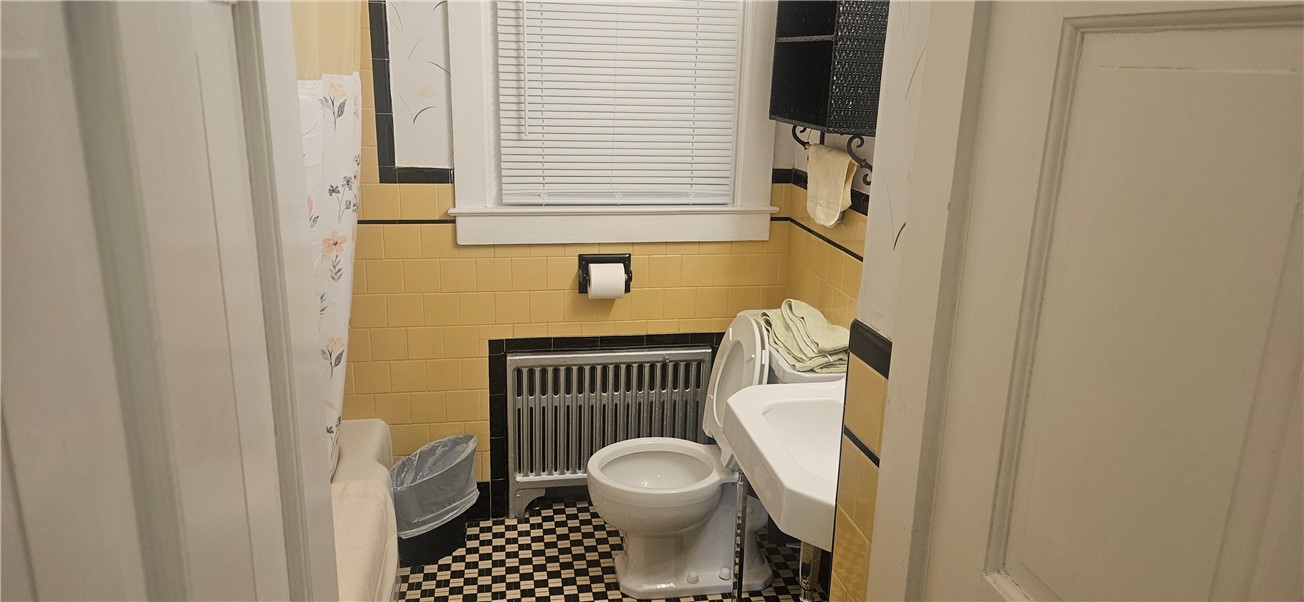 63 Benbridge Avenue Warwick, RI 02888 - Photo 11 of 14 bath