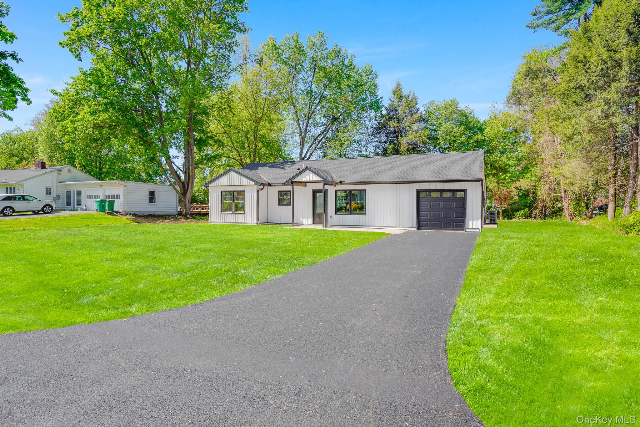 10 Rowley Road Poughkeepsie, NY 12601 - Photo 2 of 21