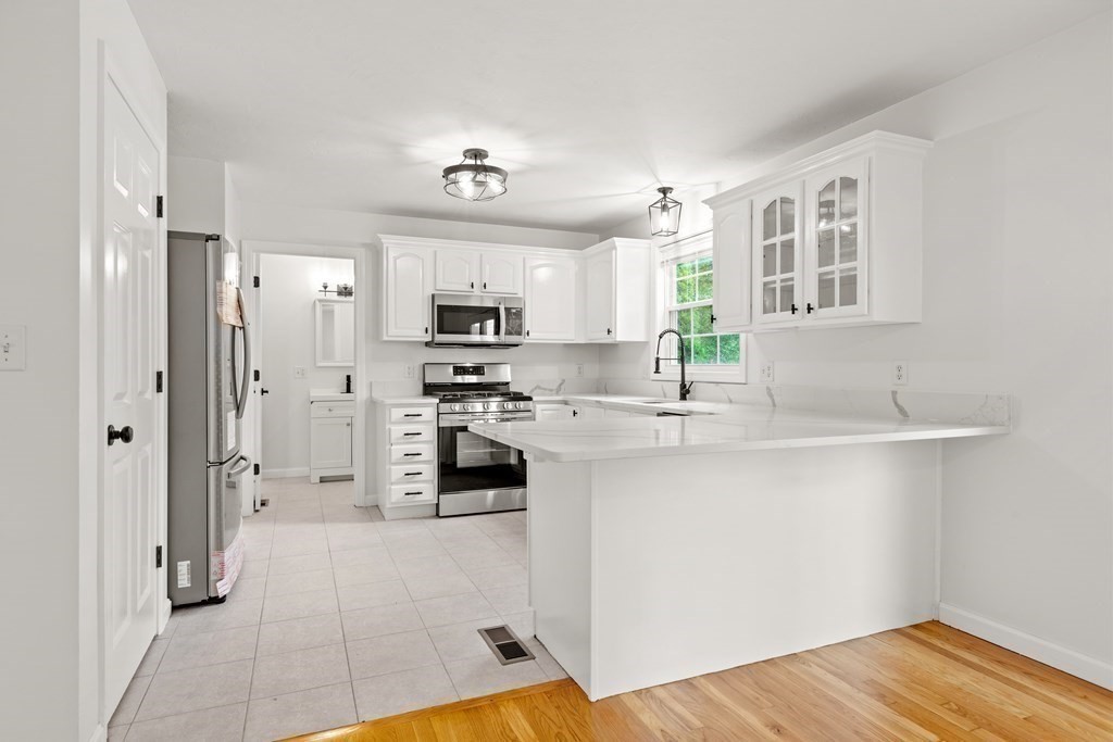 25 West Howard Street, Unit D2 Quincy, MA 02169 - Photo 11 of 24