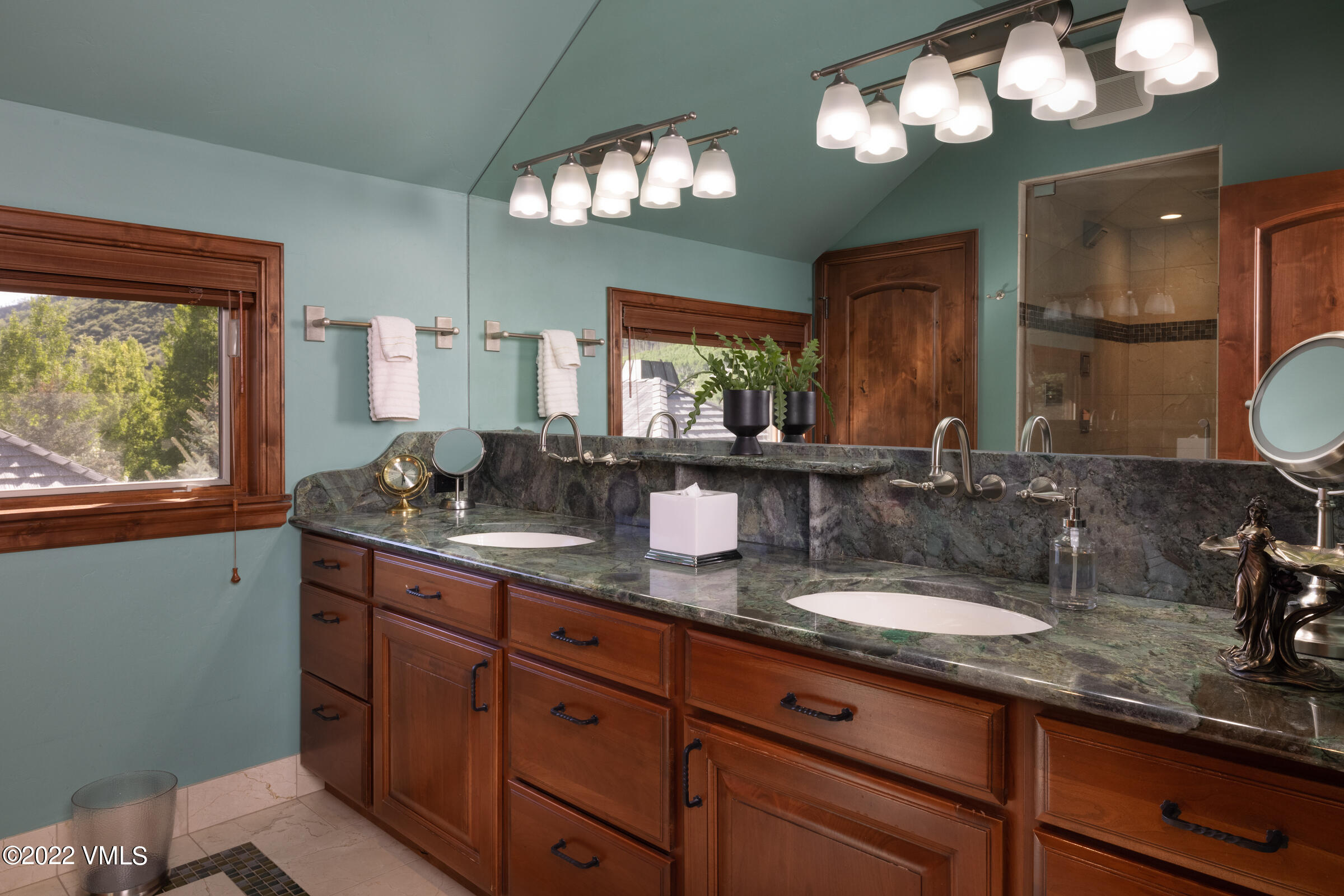 1700 Lions Ridge Loop Vail, CO 81657 - Photo 14 of 26 Bath