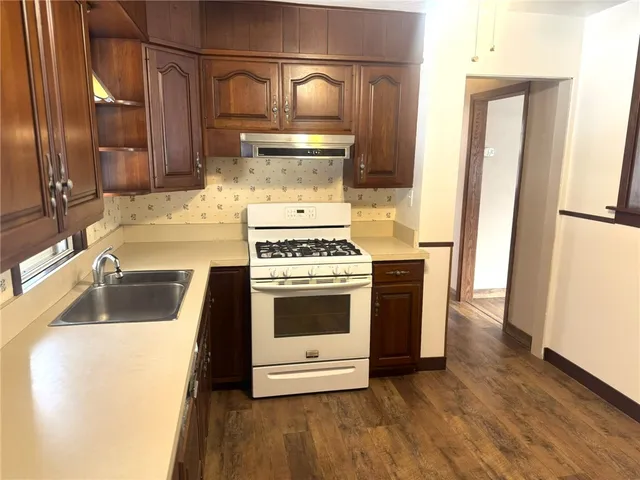 $185,900 | 828 East Cir Drive, Vestal, NY 13850