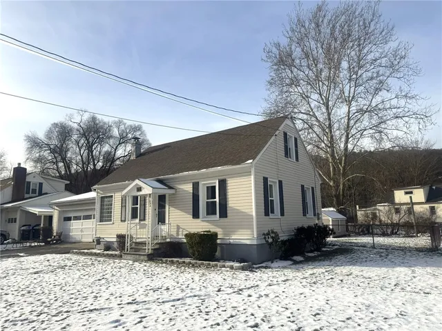 $185,900 | 828 East Cir Drive, Vestal, NY 13850