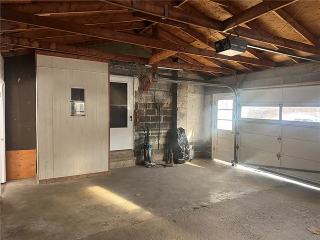 $185,900 | 828 East Cir Drive, Vestal, NY 13850