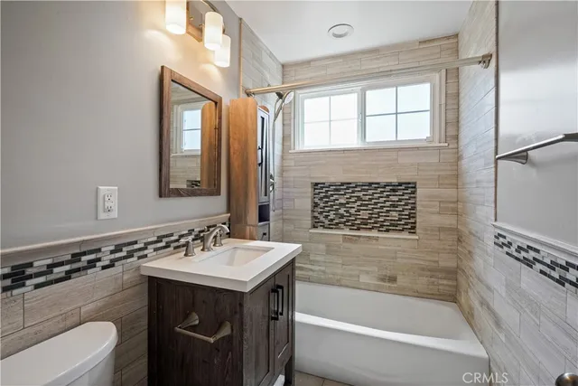 $4,200 | 20247 Kinzie Street, Chatsworth, CA 91311