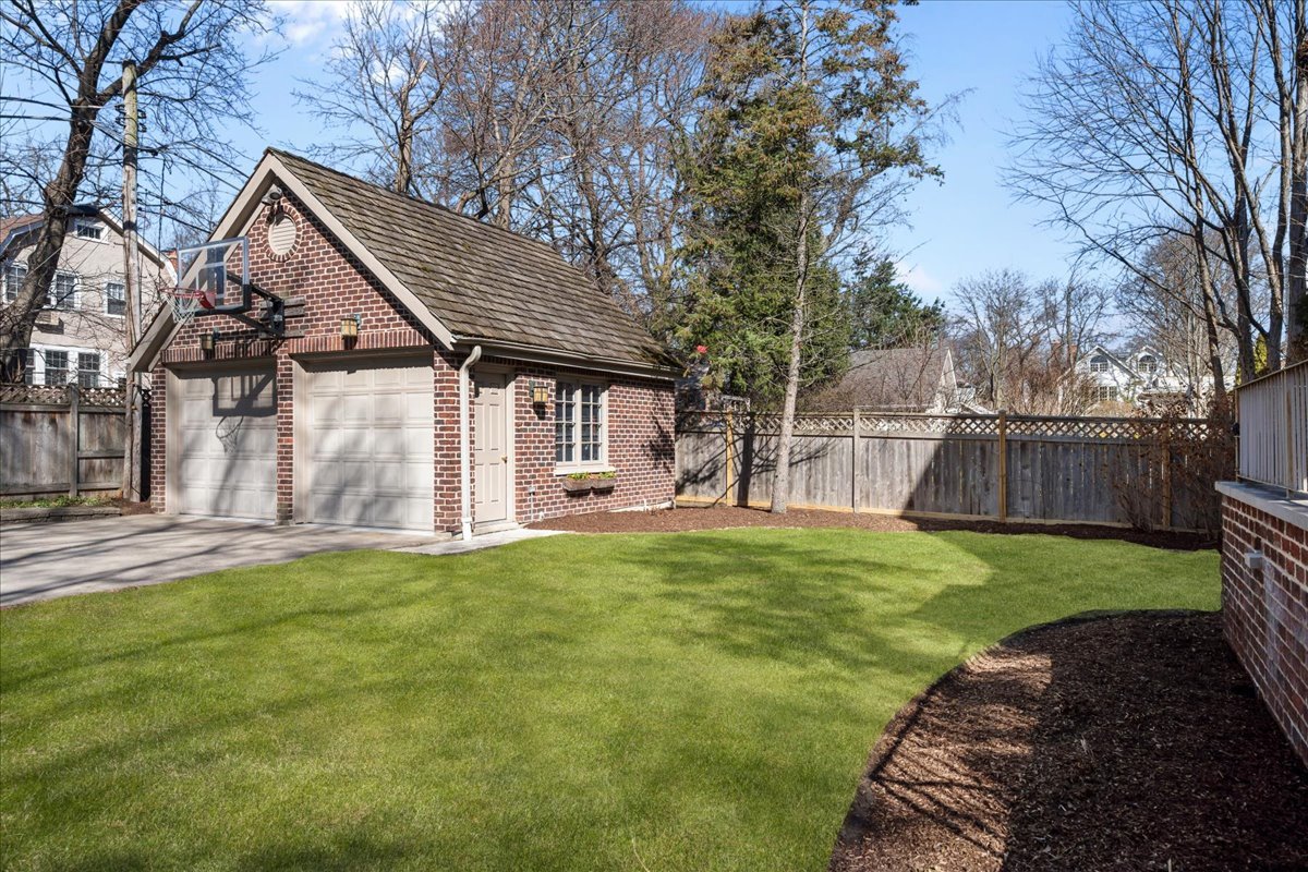 410 Cedar Street Winnetka, IL 60093 - Photo 51 of 57