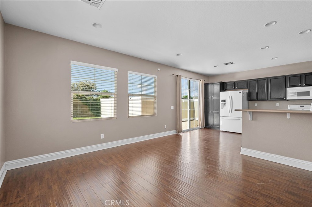 34041 Lily Road Yucaipa, CA 92399 - Photo 10 of 46 Living Room